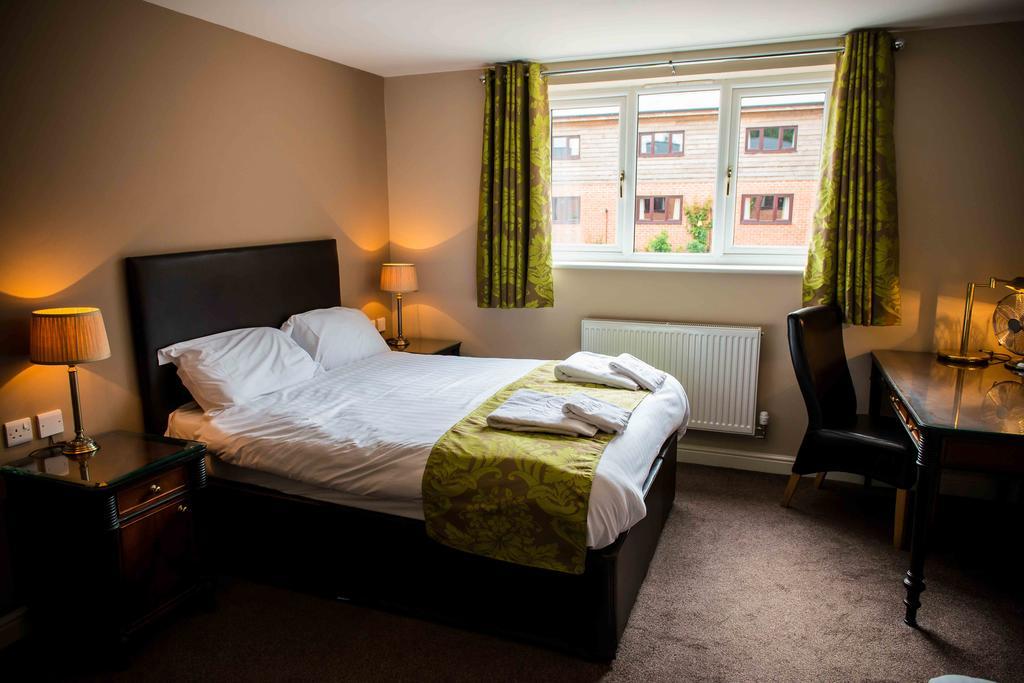 วิทเทิลเบอรี พาร์ค Hotel Whittlebury ภายนอก รูปภาพ