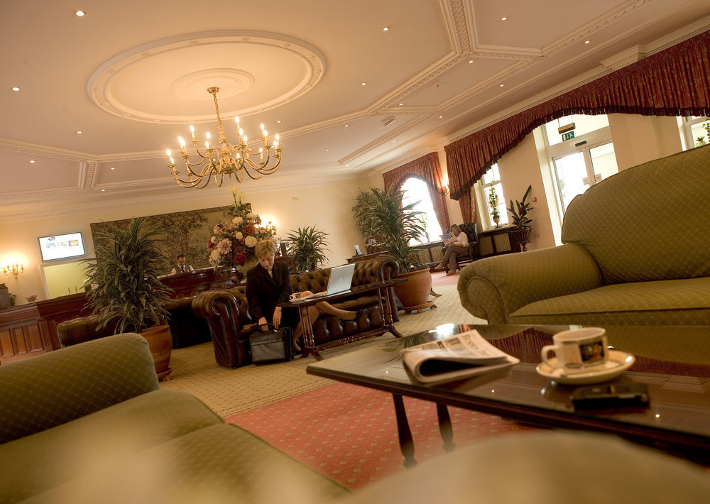 วิทเทิลเบอรี พาร์ค Hotel Whittlebury ภายนอก รูปภาพ