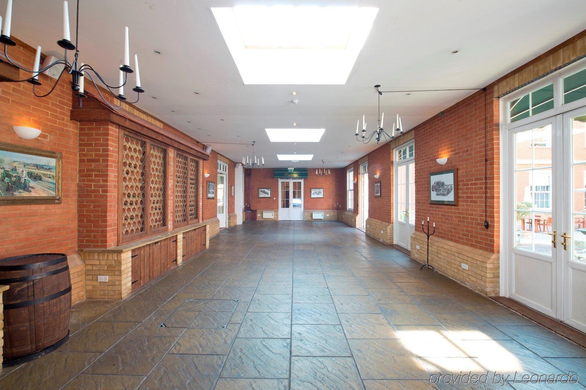 วิทเทิลเบอรี พาร์ค Hotel Whittlebury ภายนอก รูปภาพ