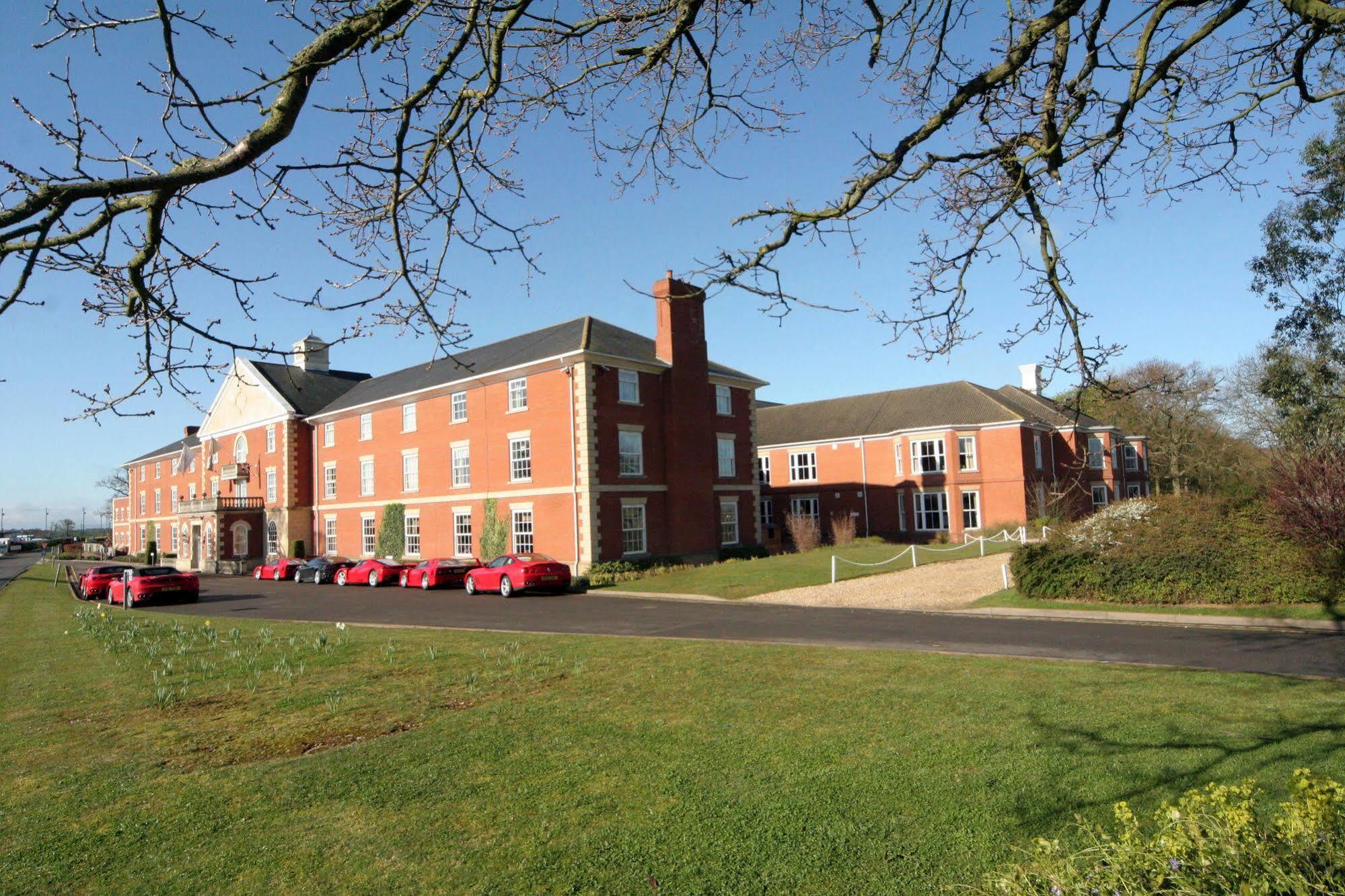 วิทเทิลเบอรี พาร์ค Hotel Whittlebury ภายนอก รูปภาพ